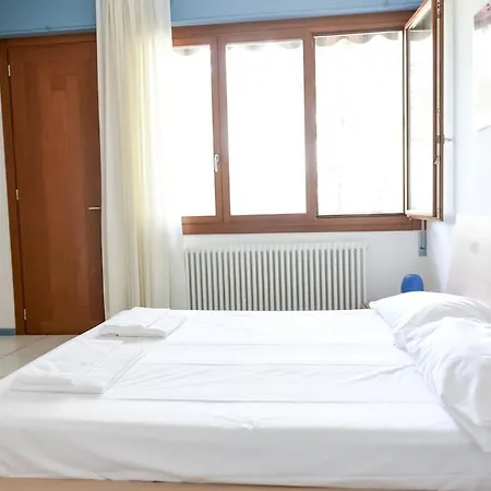 Mansion Ad Un Passo Dal Mare Con Parcheggi Gratuiti Apartman