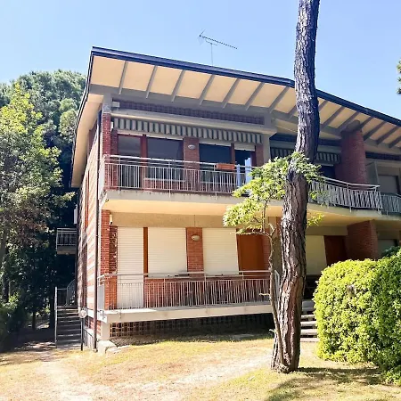 Mansion Ad Un Passo Dal Mare Con Parcheggi Gratuiti Apartman Lignano Sabbiadoro