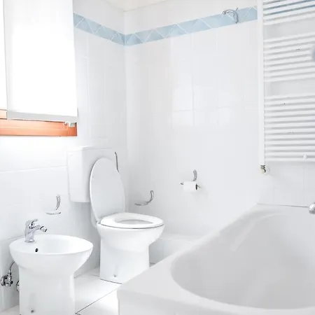 Apartman Mansion Ad Un Passo Dal Mare Con Parcheggi Gratuiti *