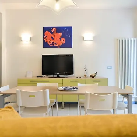 Mansion Ad Un Passo Dal Mare Con Parcheggi Gratuiti Lägenhet