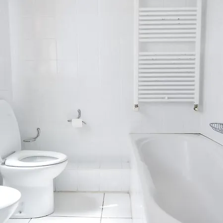 Mansion Ad Un Passo Dal Mare Con Parcheggi Gratuiti Lägenhet *